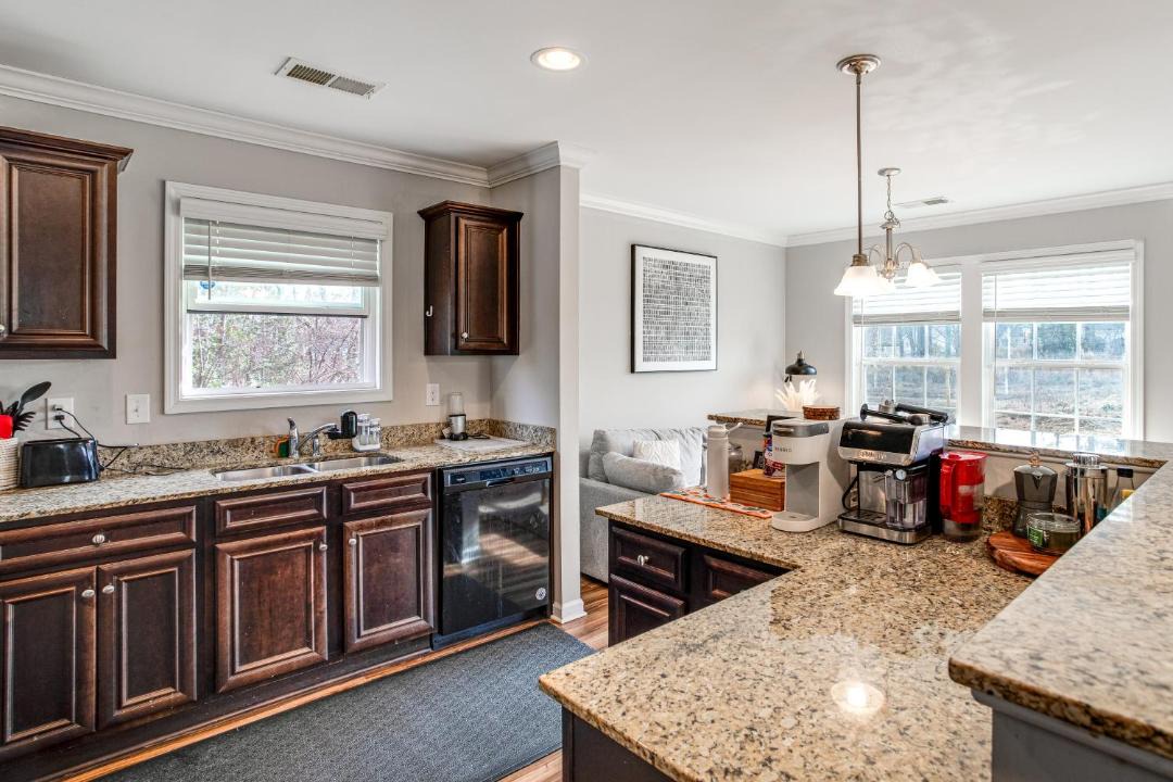 Photo of Kitchen in Huntcliff