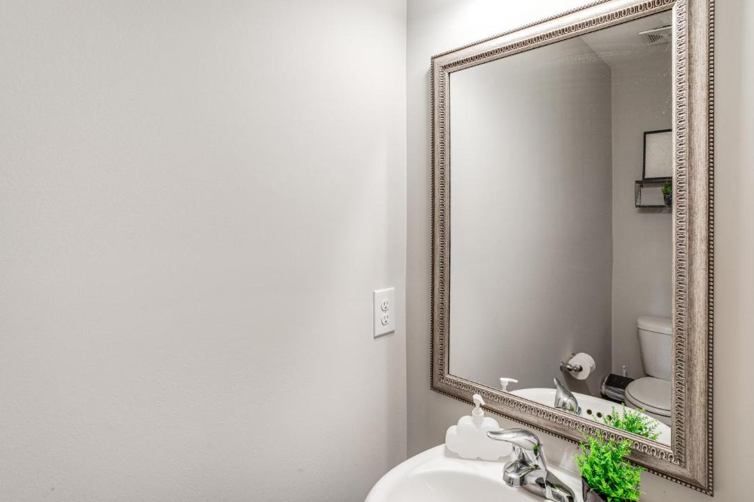 Photo of Bathroom in Huntcliff