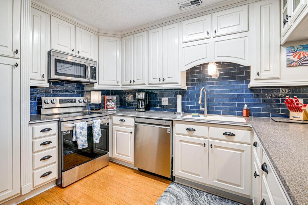 Photo of Kitchen in Long Bay Estates