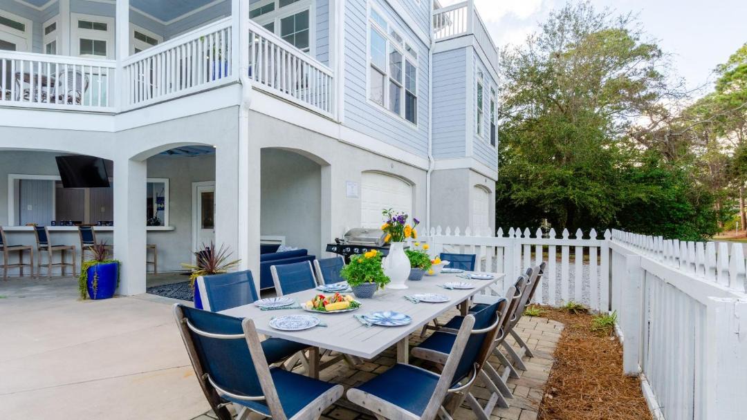 Photo of Patio Balcony in Folly Field