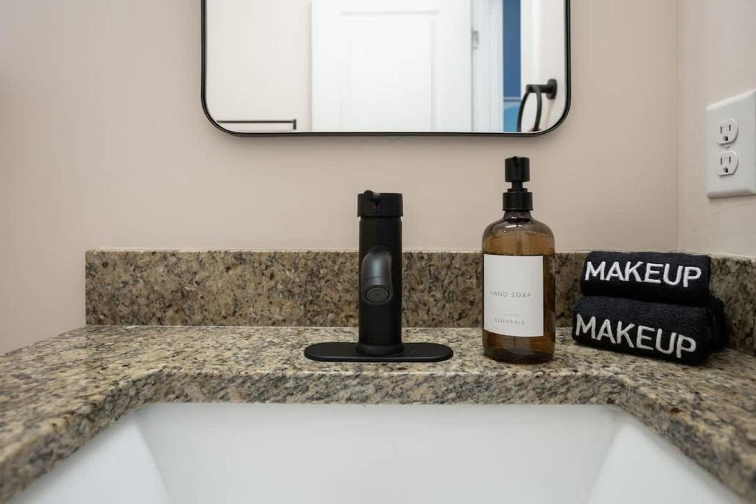 Photo of Bathroom in Dixon Park