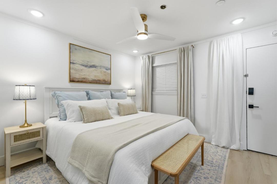 Photo of Bedroom in Folly Field