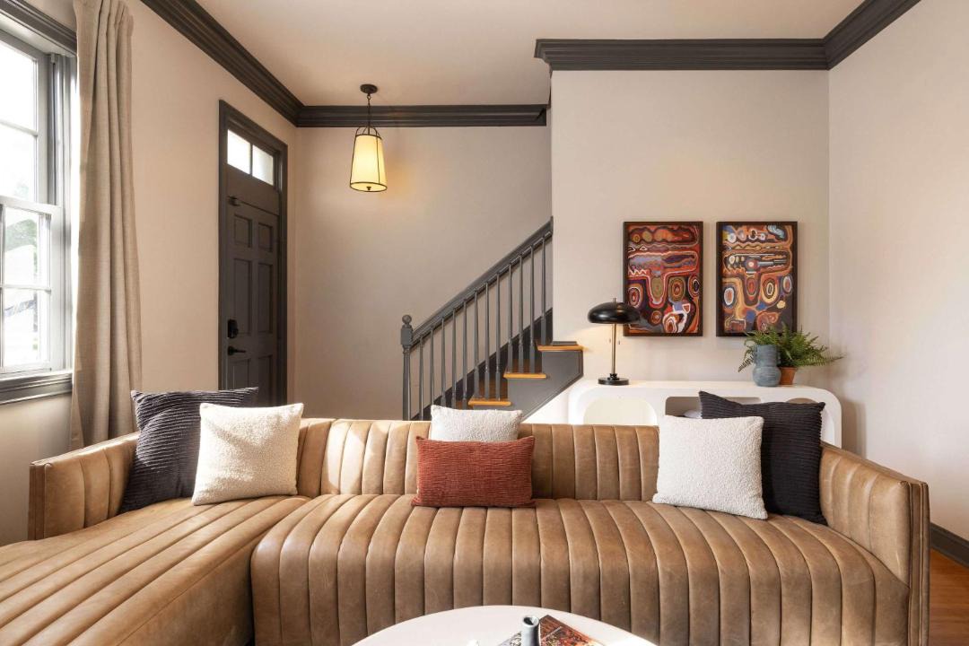 Photo of Livingroom in Old West Broad Neighborhood