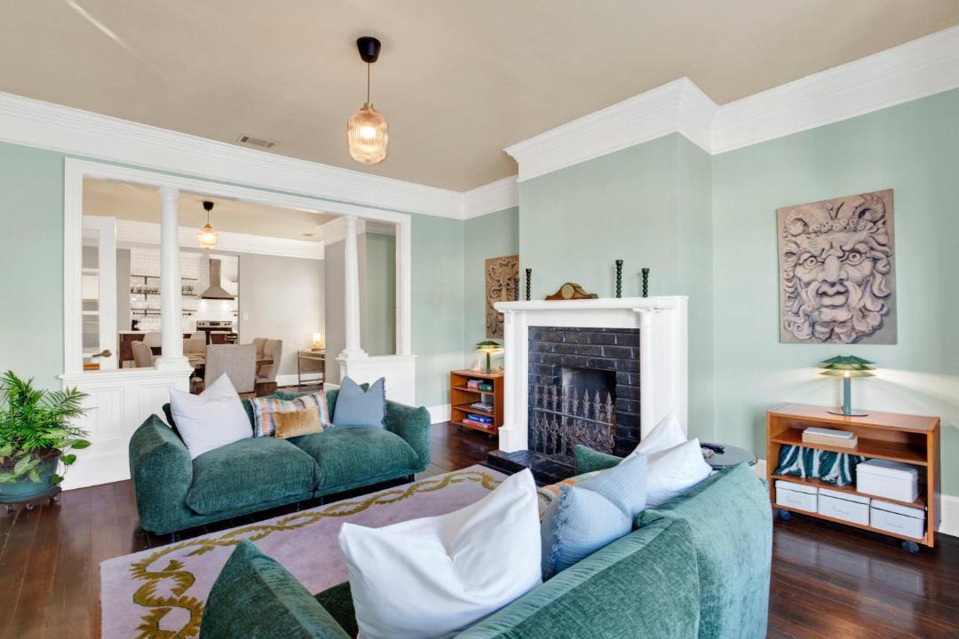Photo of Livingroom in Beach Institute