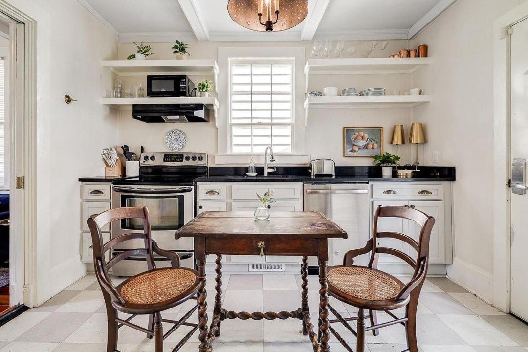 Photo of Kitchen in Savannah Victorian District