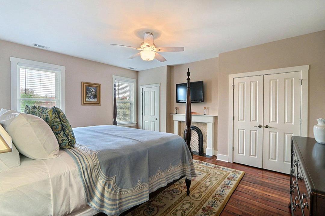 Photo of Bedroom in Savannah Victorian District