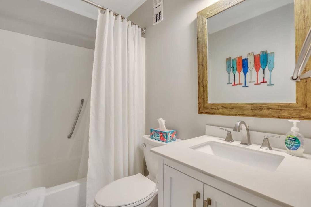 Photo of Bathroom in Folly Field