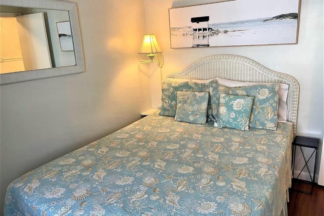 Photo of Bedroom in North Forest Beach