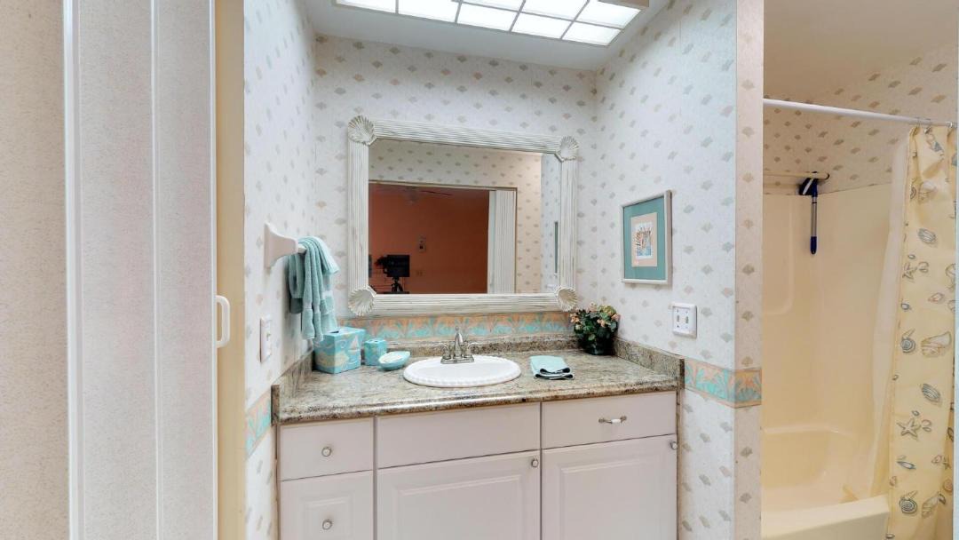 Photo of Bathroom in Isles of Capri