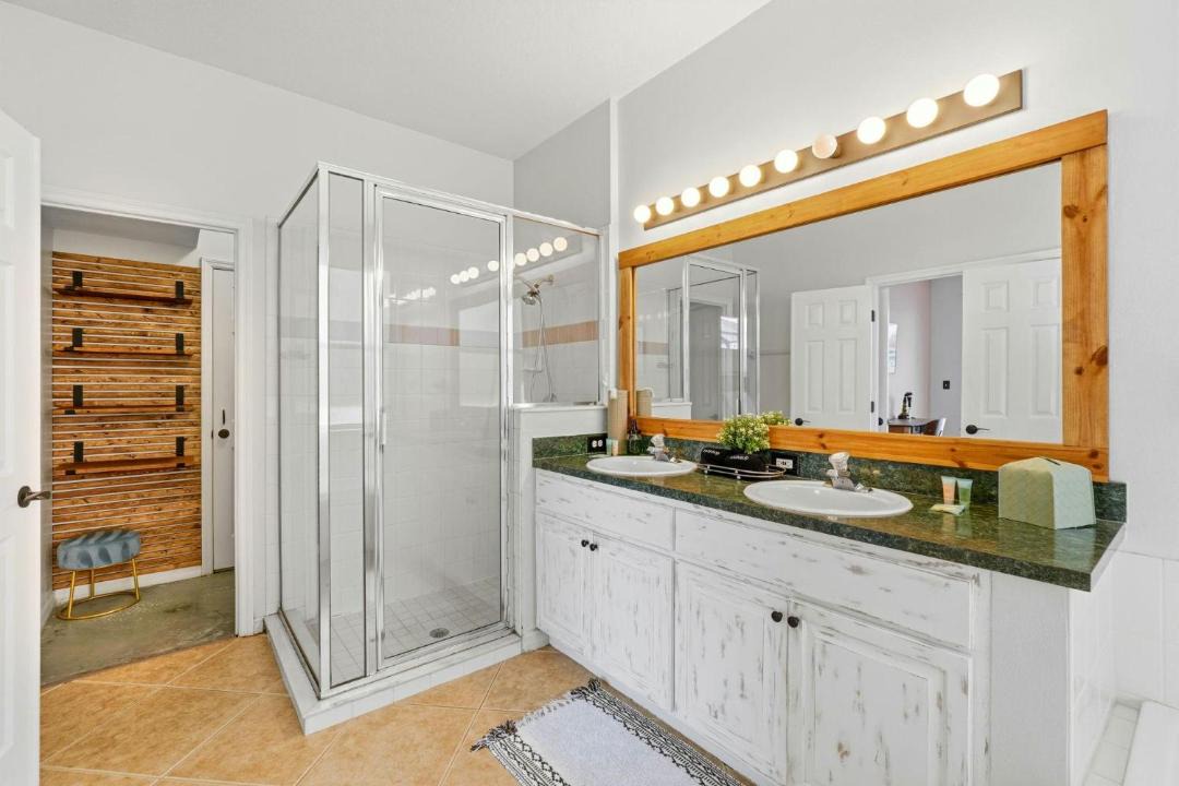 Photo of Bathroom in Sunset Lakes