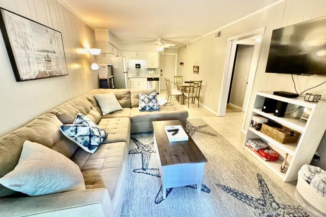 Photo of Livingroom in North Forest Beach