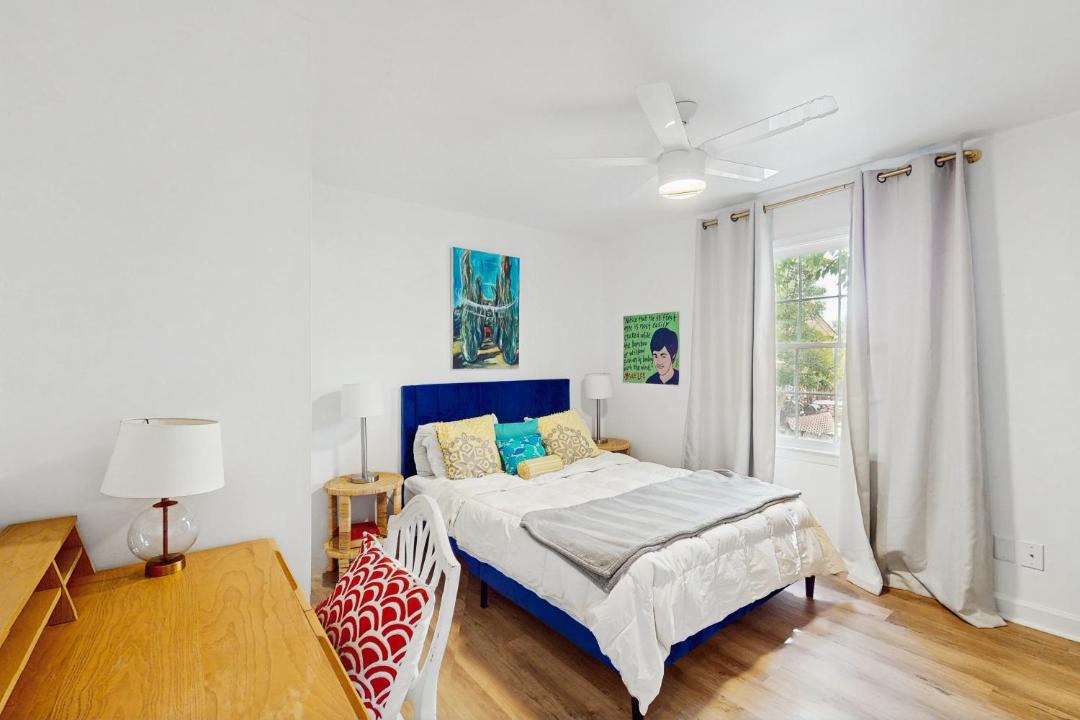 Photo of Bedroom in Beach Institute