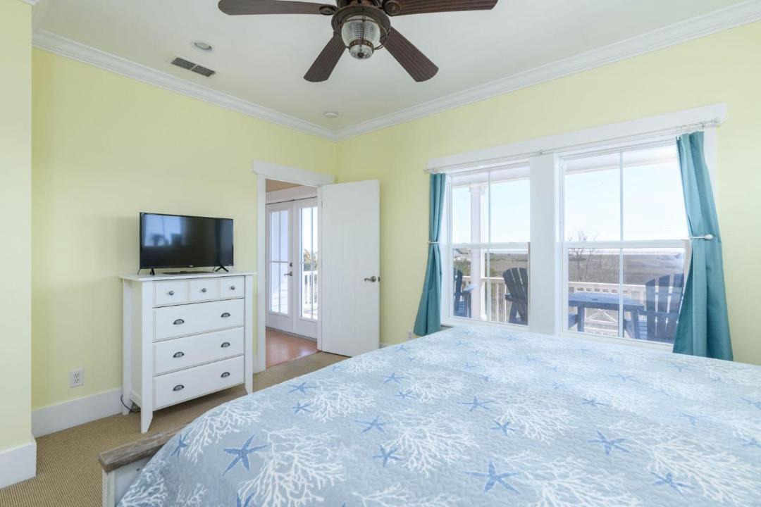 Photo of Bedroom in Oceanmarsh Subdivision