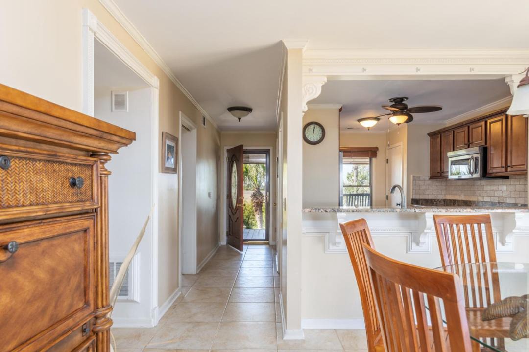 Photo of Kitchen in Oceanmarsh Subdivision