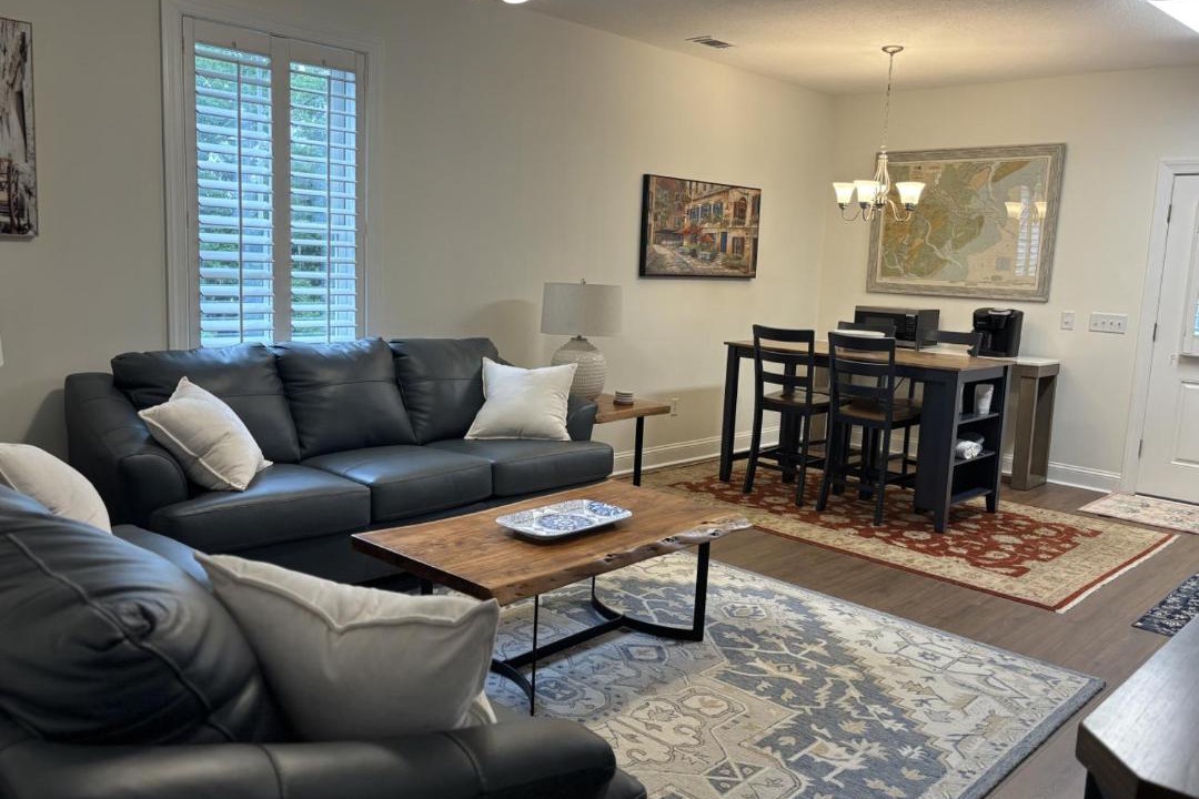 Photo of Livingroom in Whitemarsh Island