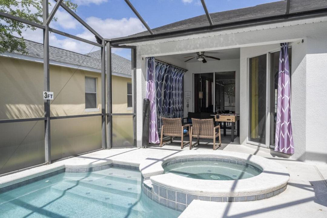 Photo of Patio Balcony in Trafalgar Village