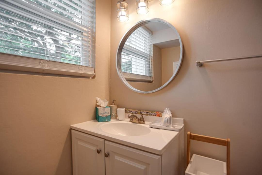 Photo of Bathroom in Folly Field