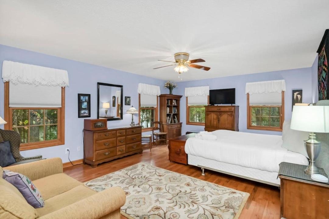 Photo of Bedroom in Leesville