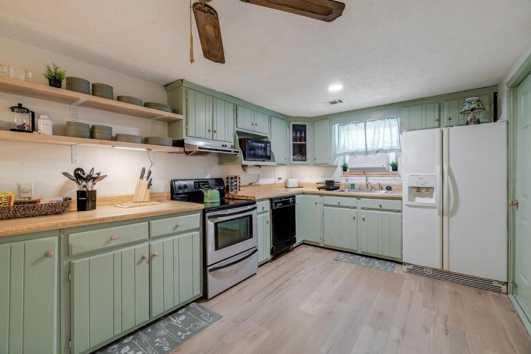 Photo of Kitchen in Pooler