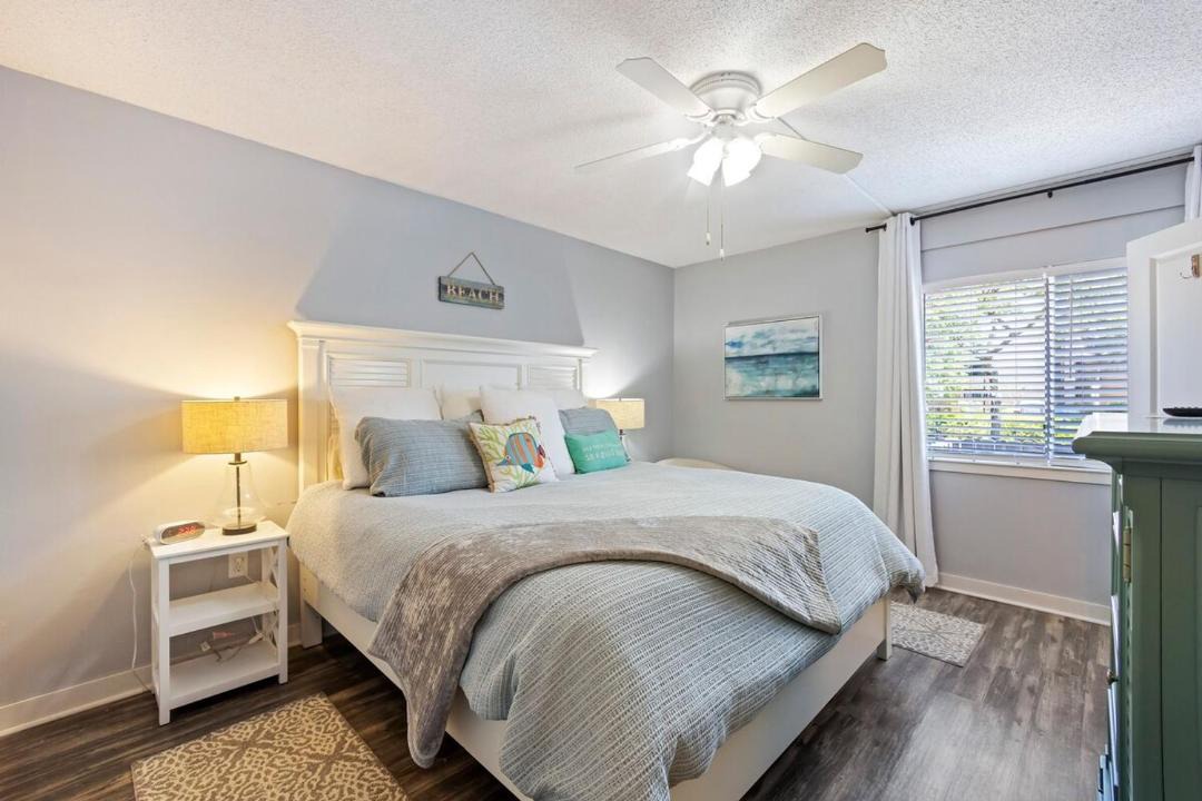Photo of Bedroom in Folly Field
