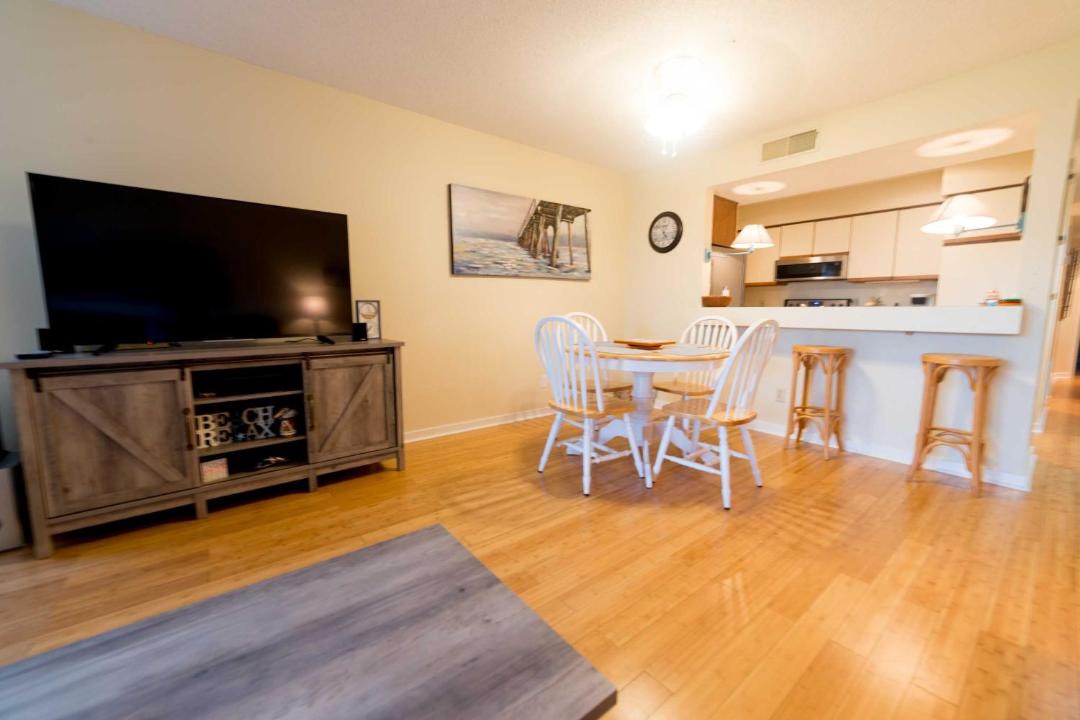 Photo of Livingroom in Oceanmarsh Subdivision
