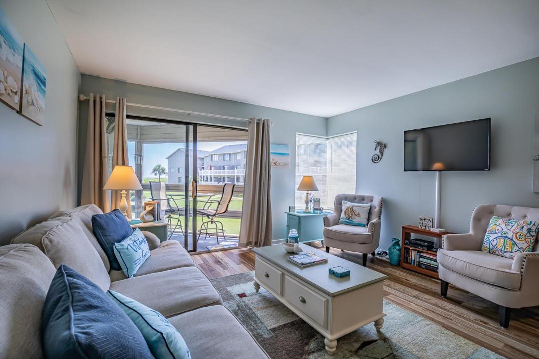 Photo of Livingroom in Oceanmarsh Subdivision