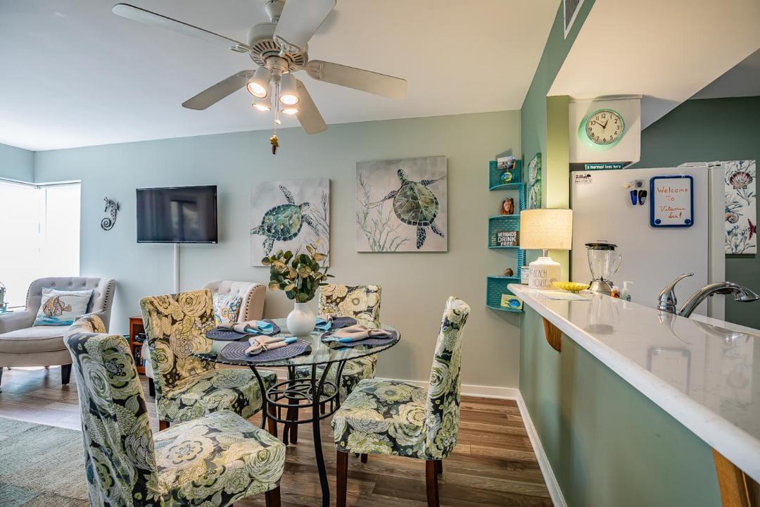 Photo of Livingroom in Oceanmarsh Subdivision