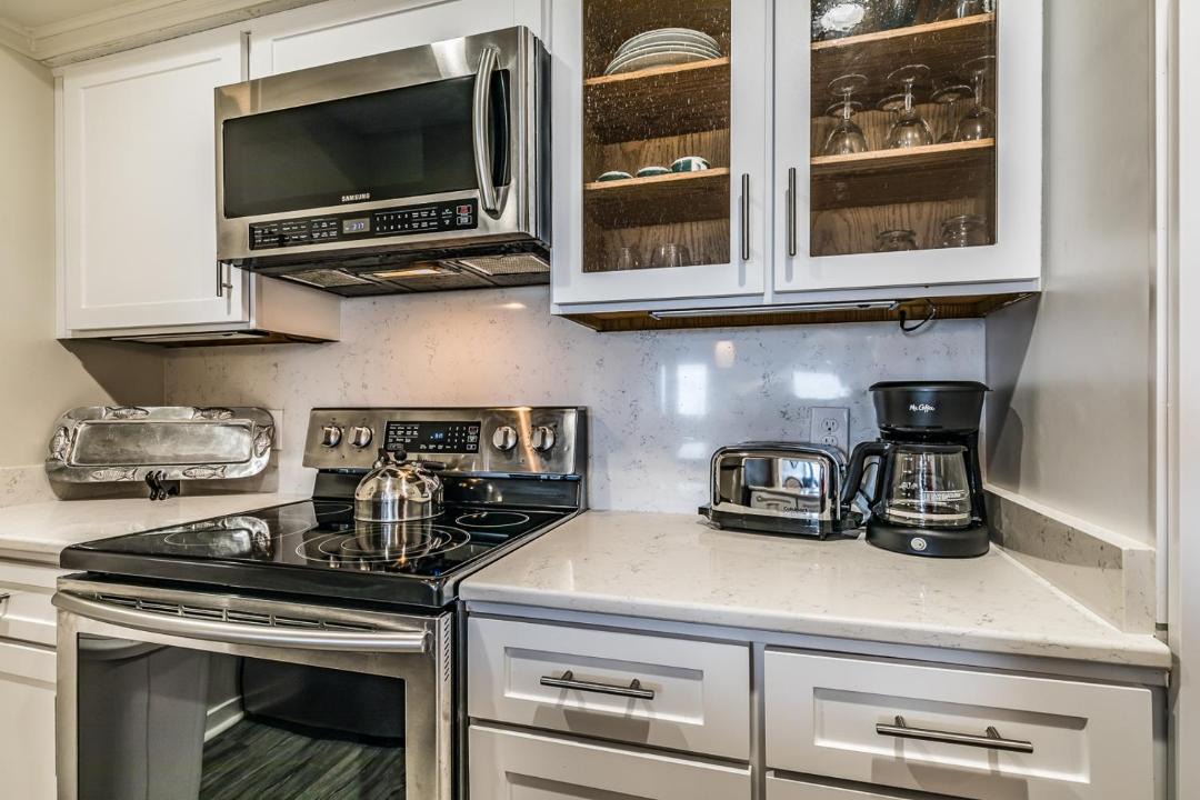 Photo of Kitchen in Oceanmarsh Subdivision