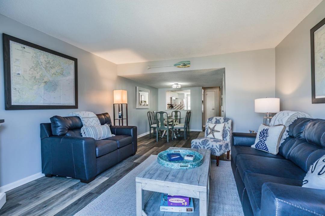 Photo of Livingroom in Oceanmarsh Subdivision