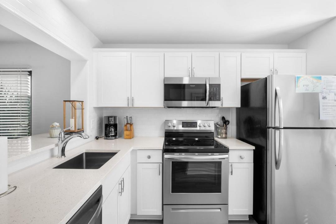 Photo of Kitchen in Oceanmarsh Subdivision