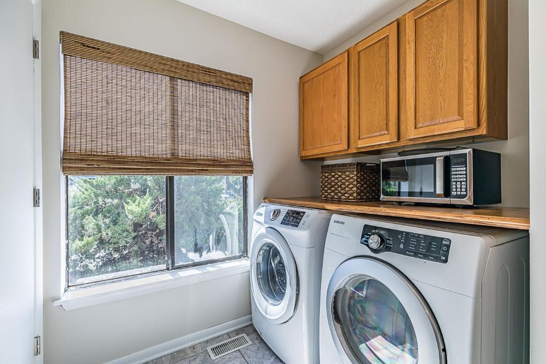 Photo of Kitchen in Oceanmarsh Subdivision