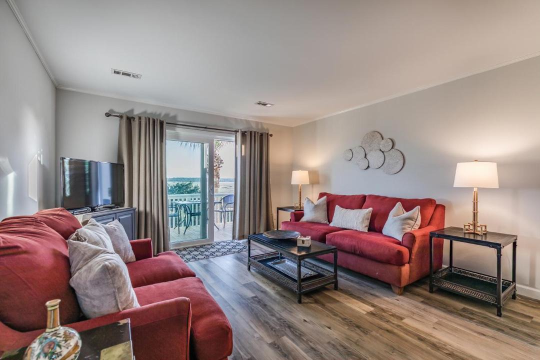 Photo of Livingroom in Oceanmarsh Subdivision