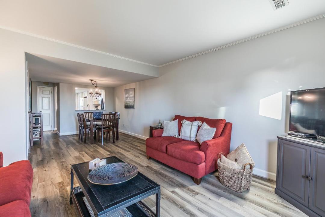 Photo of Livingroom in Oceanmarsh Subdivision