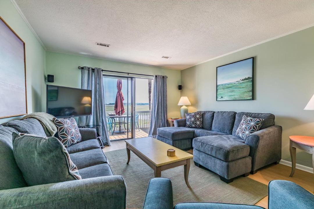 Photo of Livingroom in Oceanmarsh Subdivision
