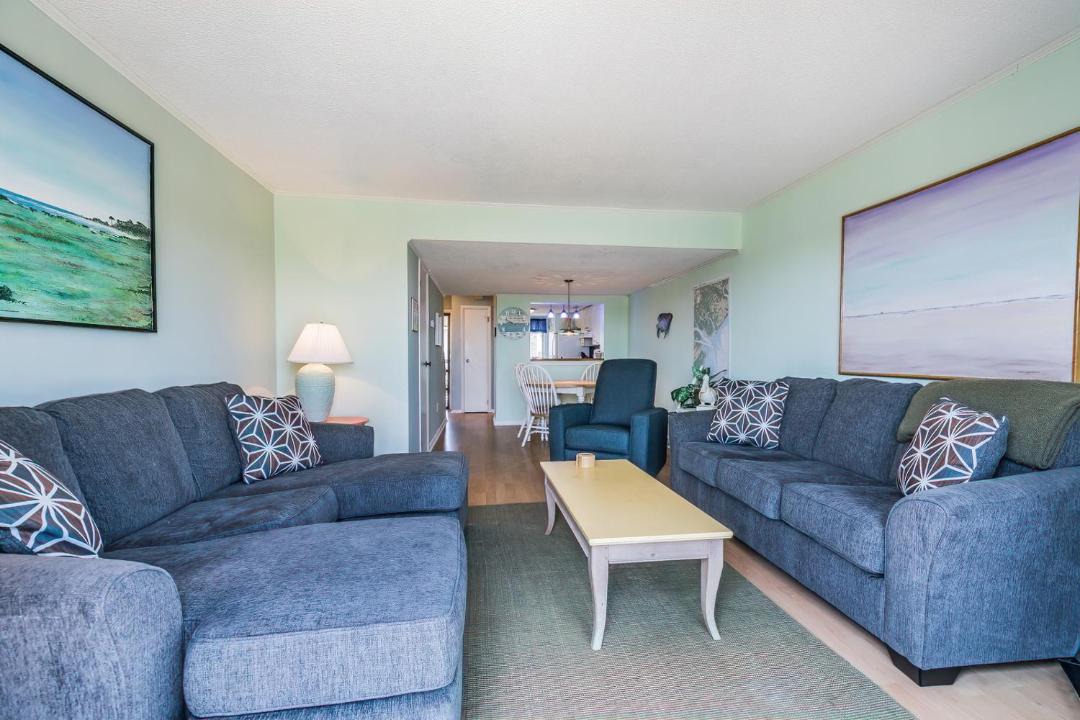 Photo of Livingroom in Oceanmarsh Subdivision