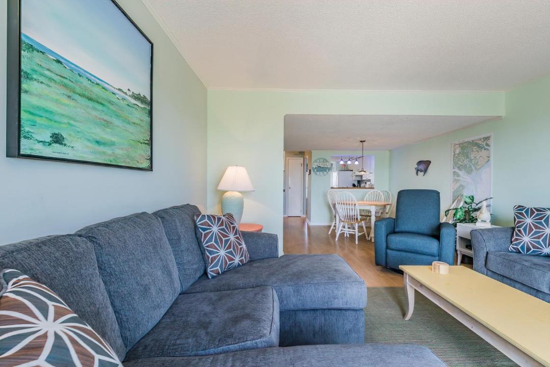Photo of Livingroom in Oceanmarsh Subdivision