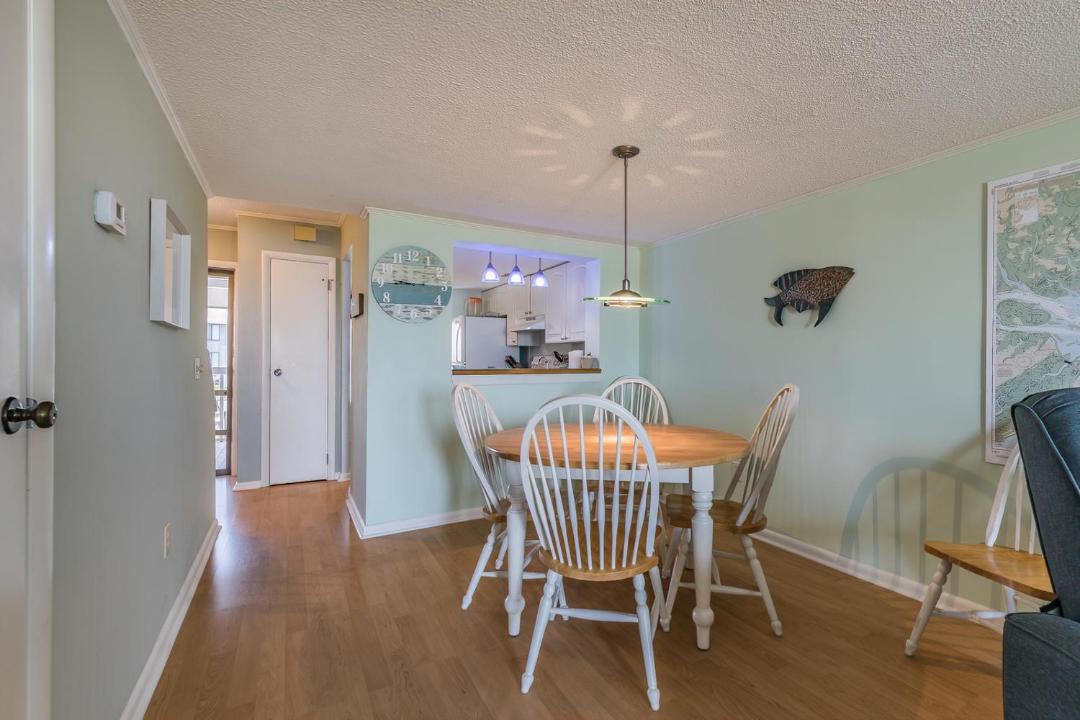 Photo of Livingroom in Oceanmarsh Subdivision