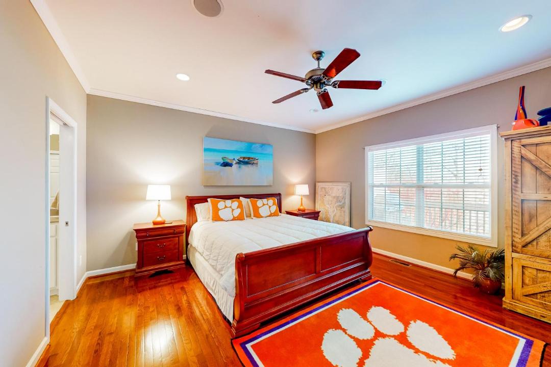 Photo of Bedroom in Seneca