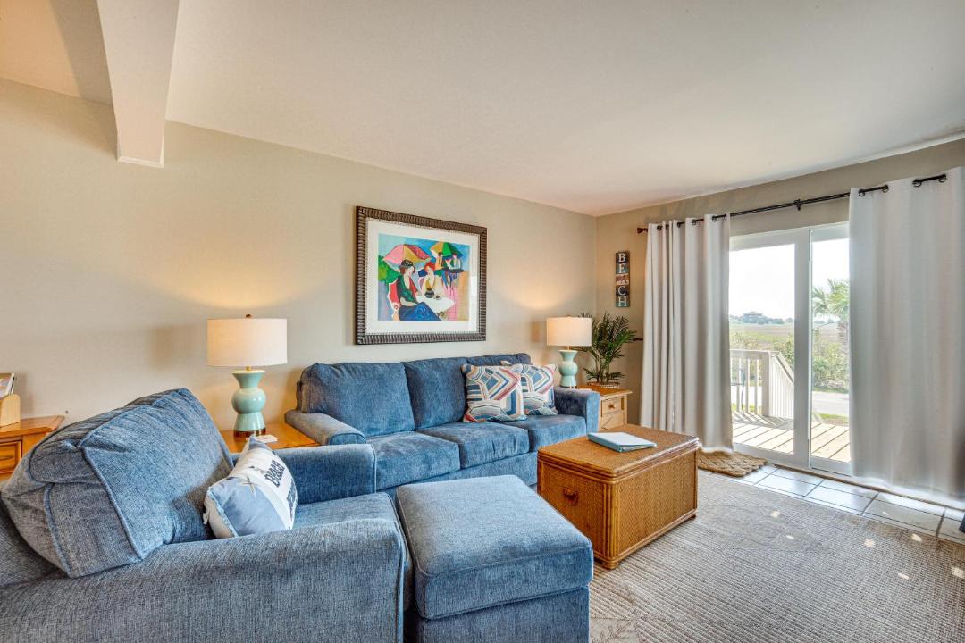 Photo of Livingroom in Oceanmarsh Subdivision