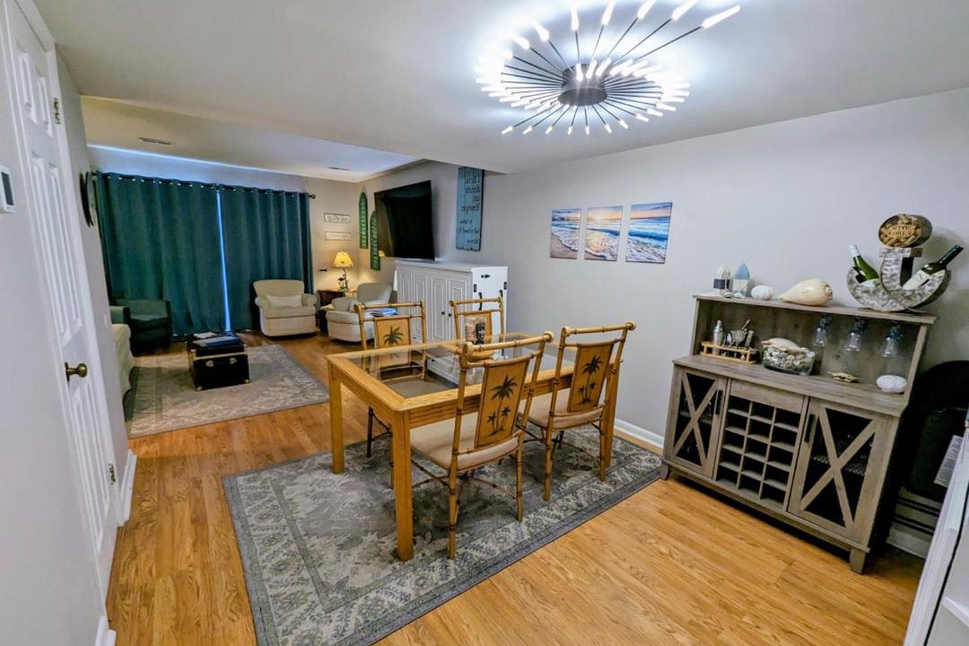Photo of Livingroom in Oceanmarsh Subdivision