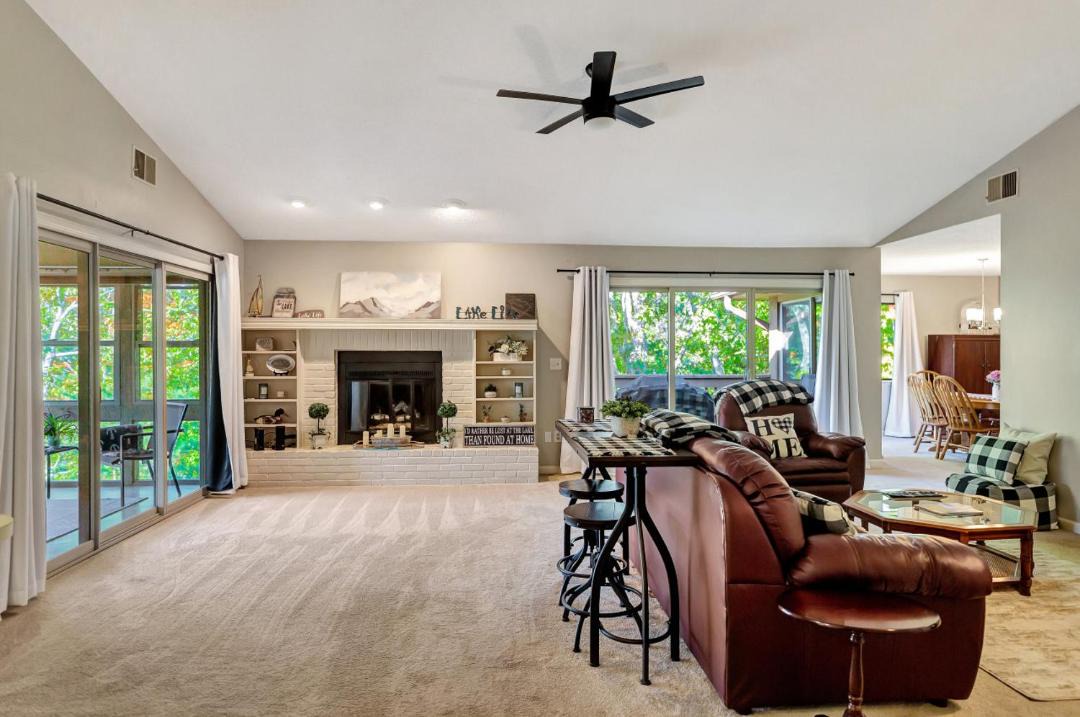 Photo of Livingroom in Salem