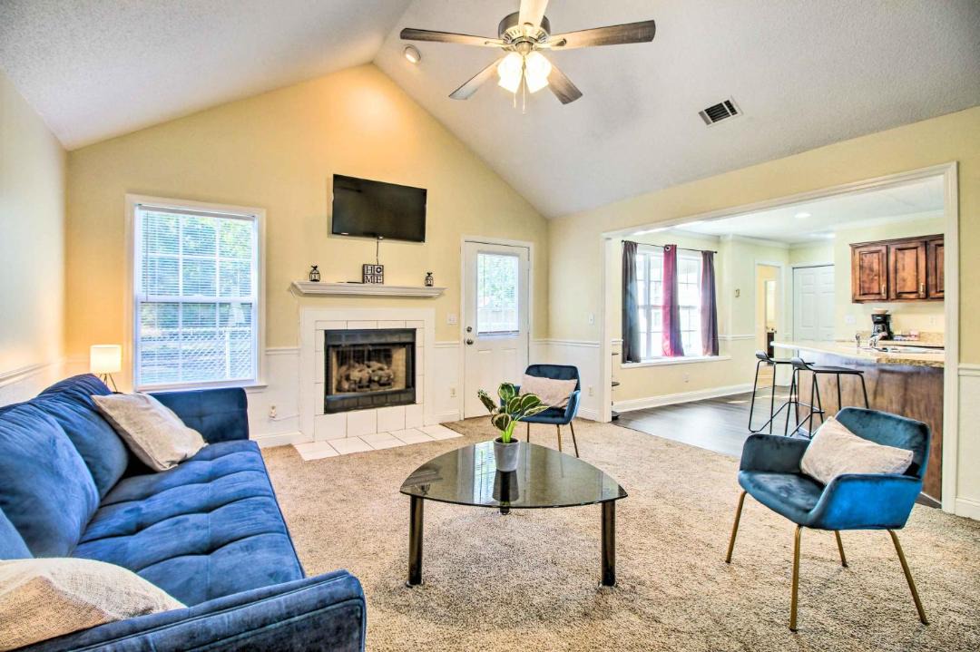 Photo of Livingroom in Hinesville