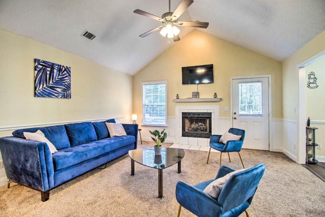 Photo of Livingroom in Hinesville