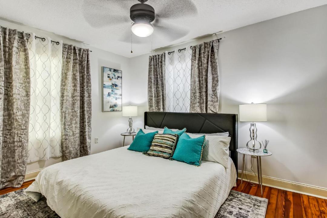 Photo of Bedroom in Midtown