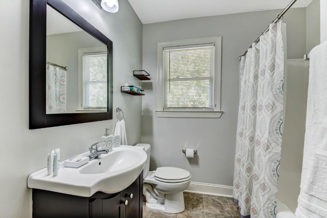 Photo of Bathroom in Midtown