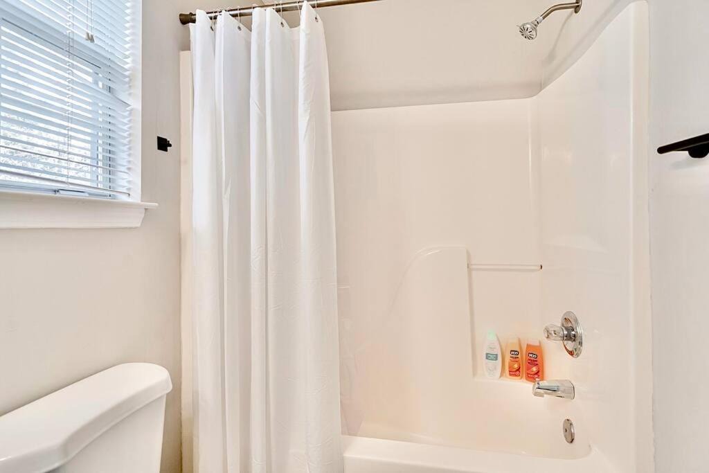Photo of Bathroom in Huntcliff