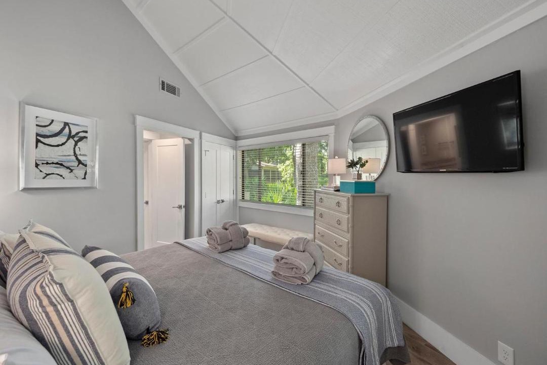 Photo of Bedroom in Night Heron