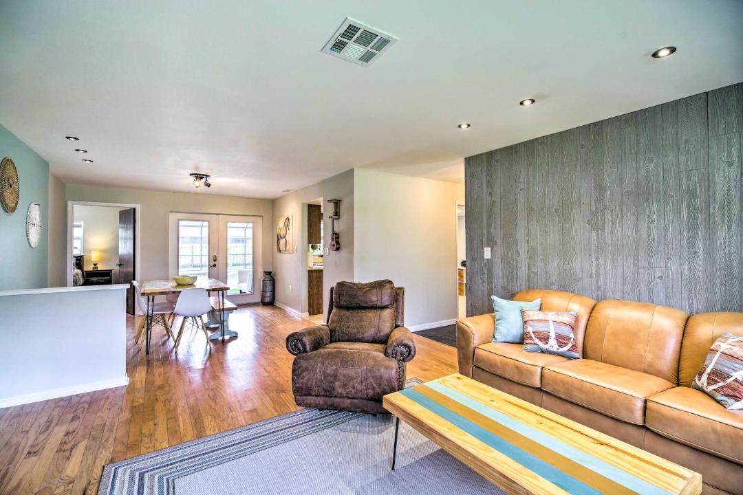 Photo of Livingroom in Lakewood Park