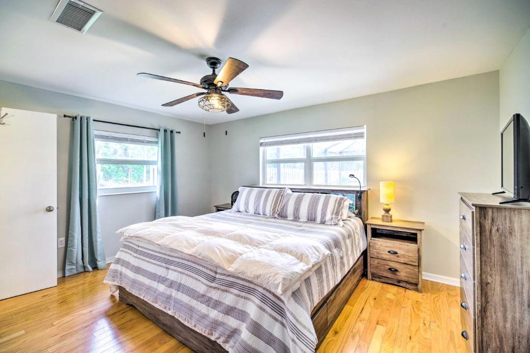 Photo of Bedroom in Lakewood Park