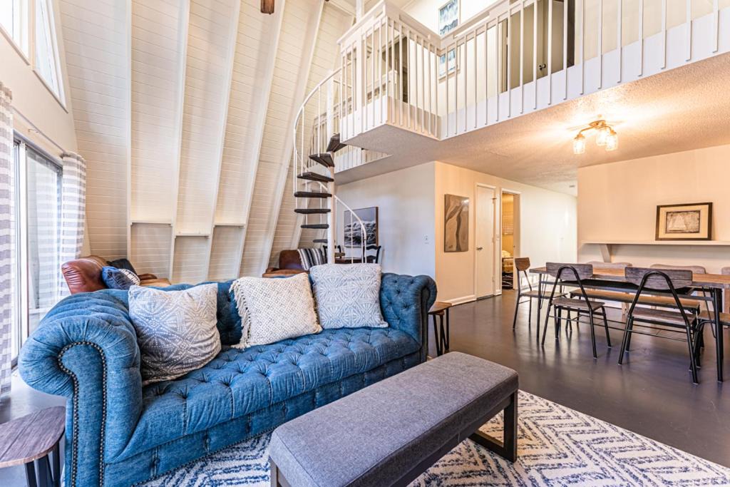 Photo of Livingroom in North Forest Beach